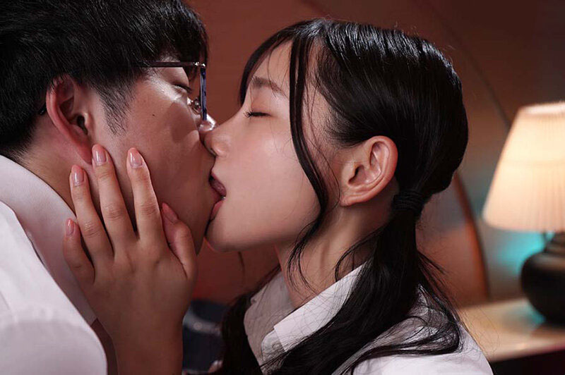 FSDSS-655 这个年轻人很幸运,被一个女孩教如何做爱